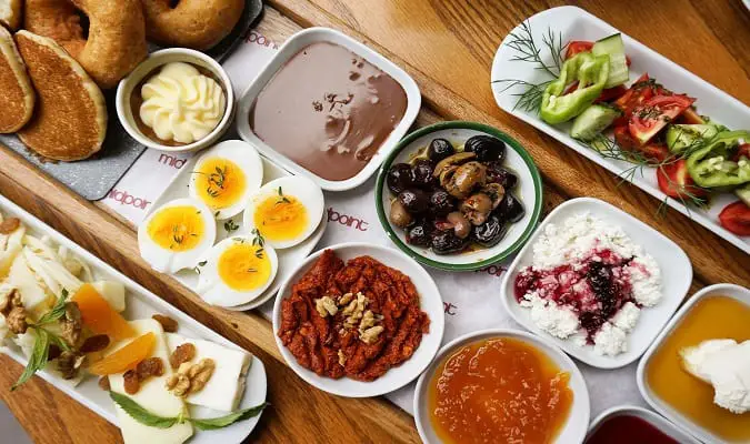 Café da Manhã Turco - O que comer na Turquia